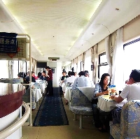 青蔵鉄道・食堂車